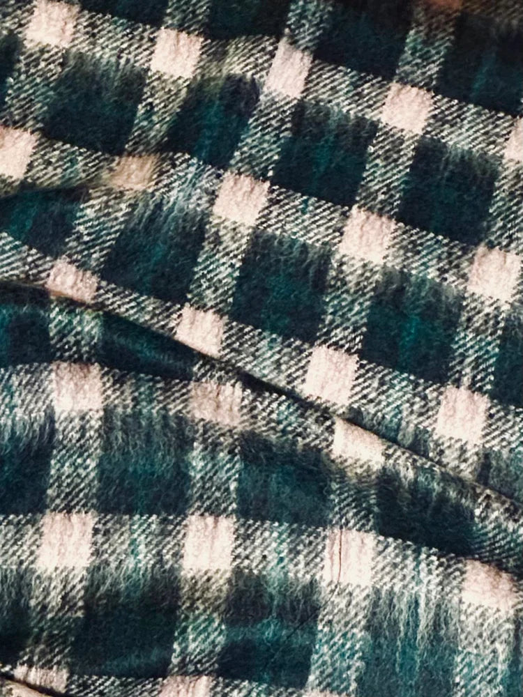 Mohair Stalker Cape im Karomuster