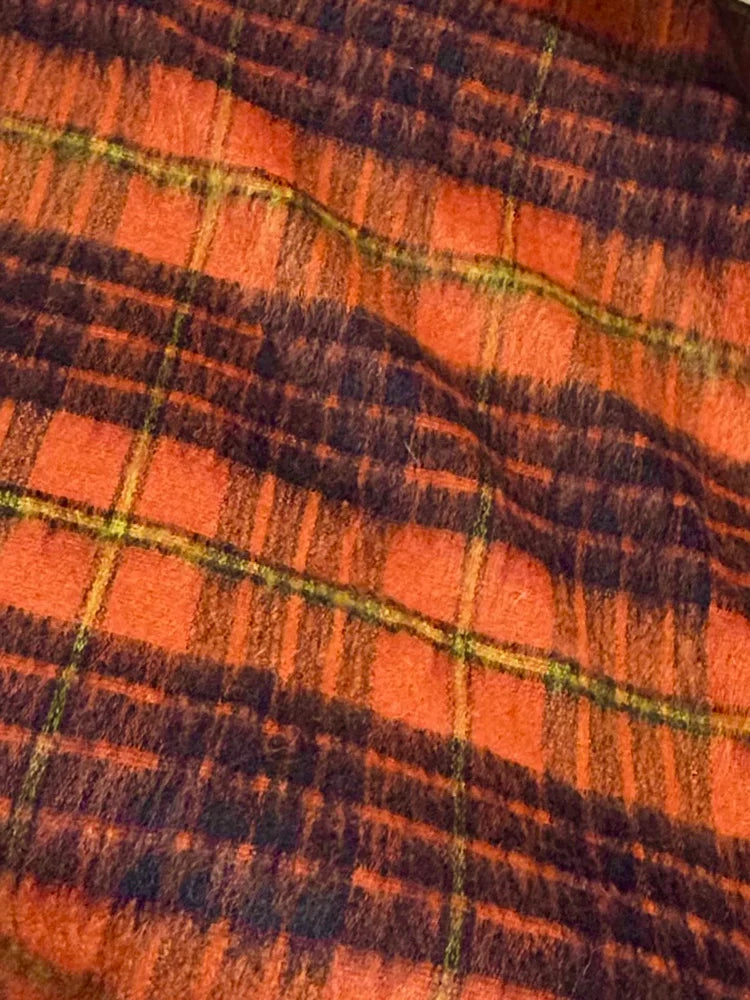 Mohair Stalker Cape im Karomuster