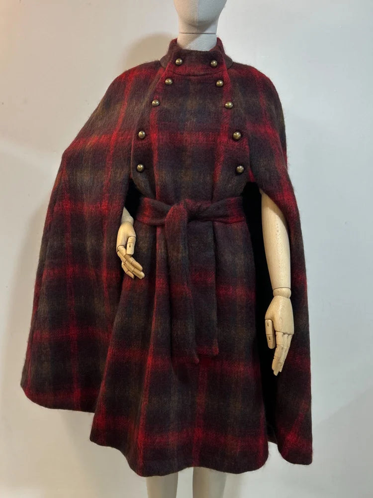 Mohair Stalker Cape im Karomuster