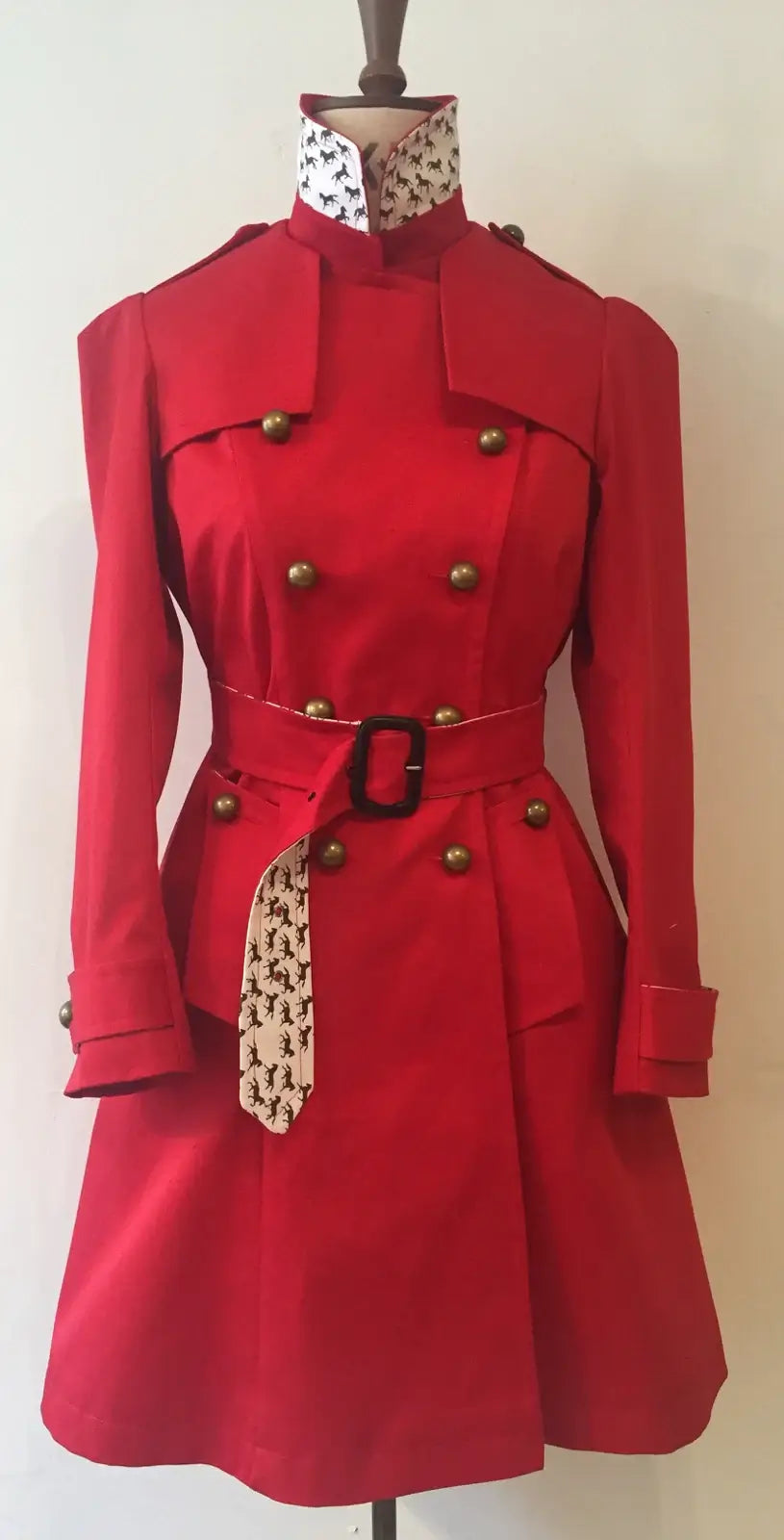 Militär-Trenchcoat – mit Pony-Print-Details