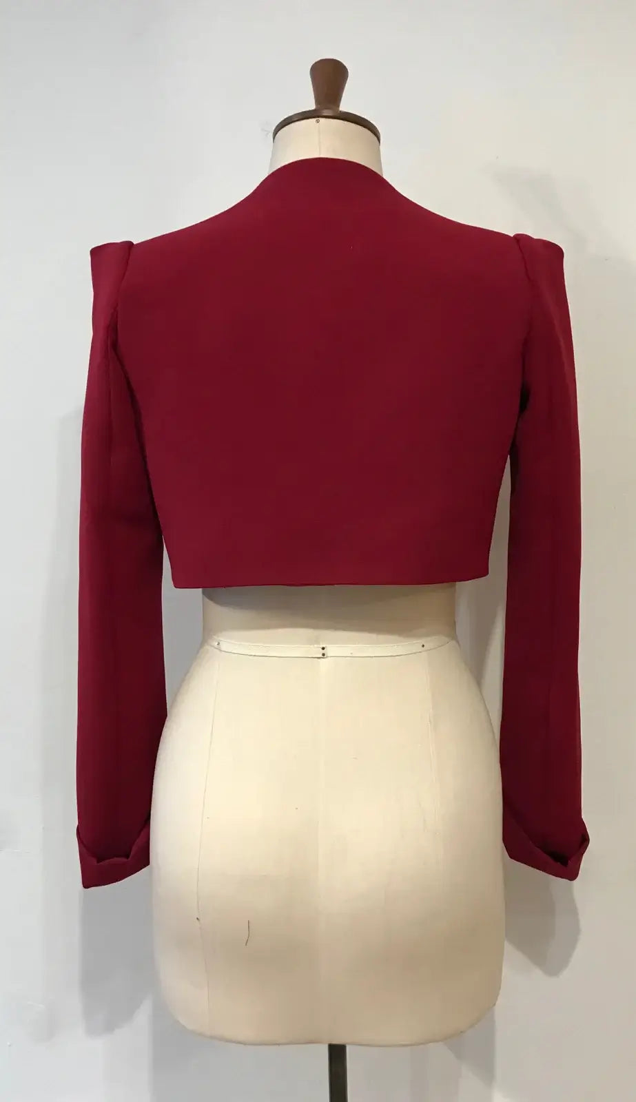 Matadorjacke mit geknöpften Manschetten