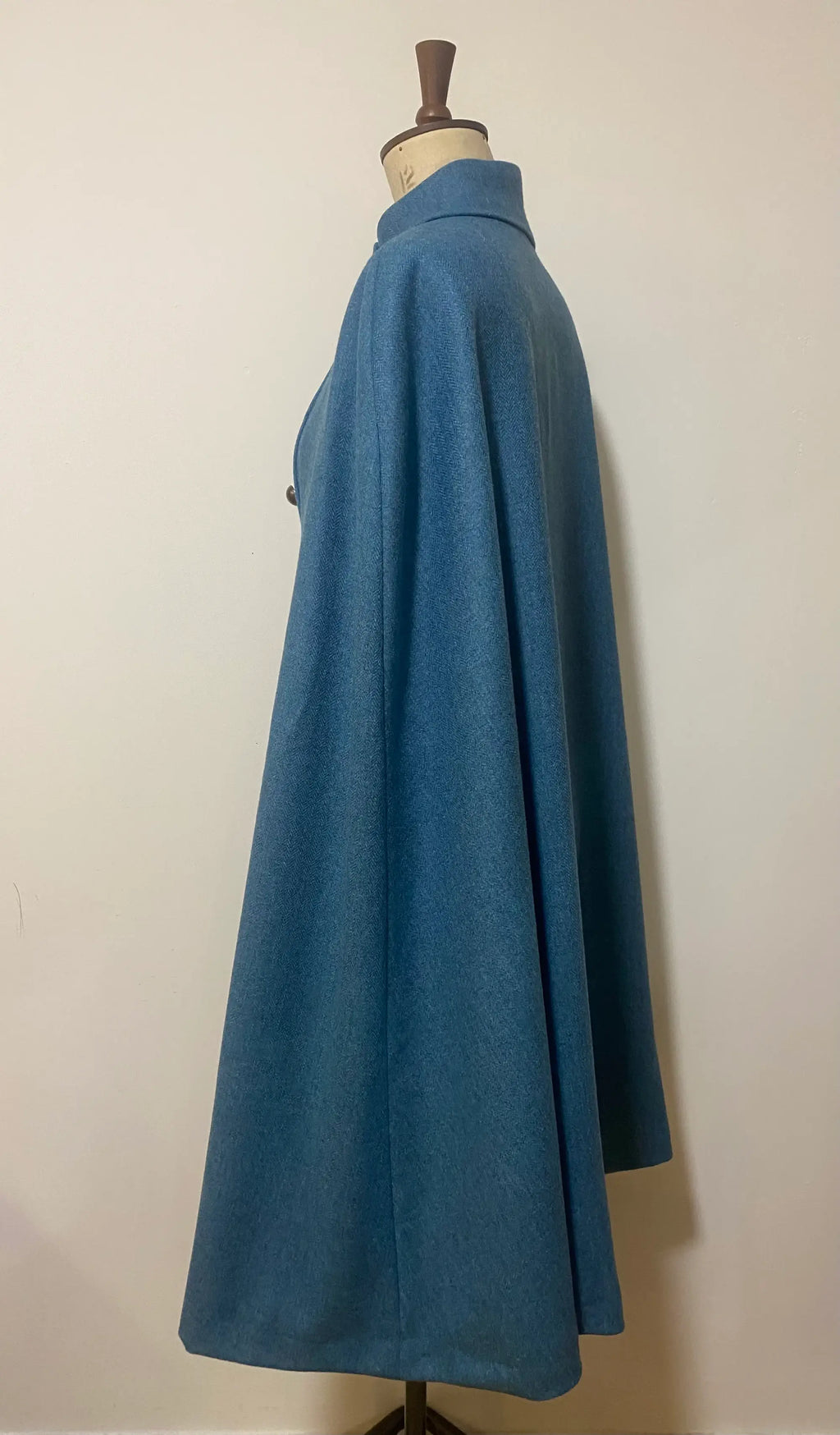 Belted Stalker Cape