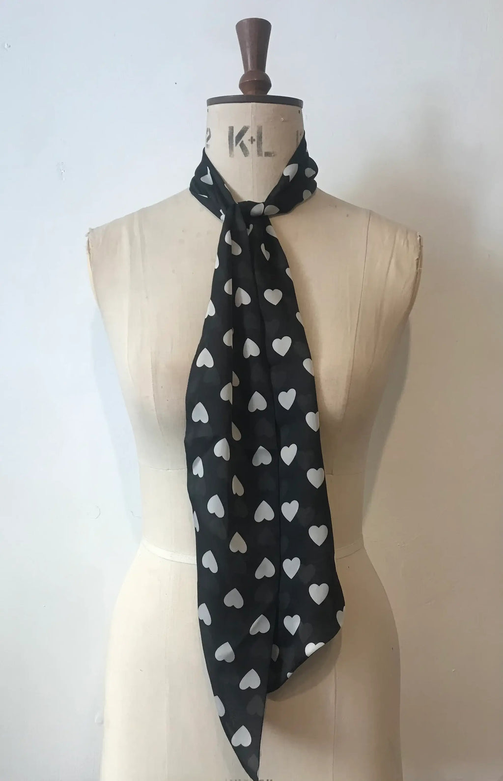 Slinky Neck Tie