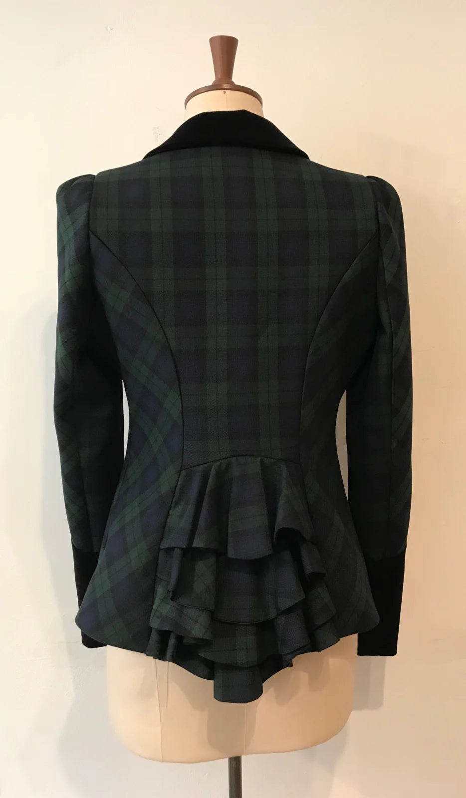 Schottenkaro- und Samt-Bustle-Jacke