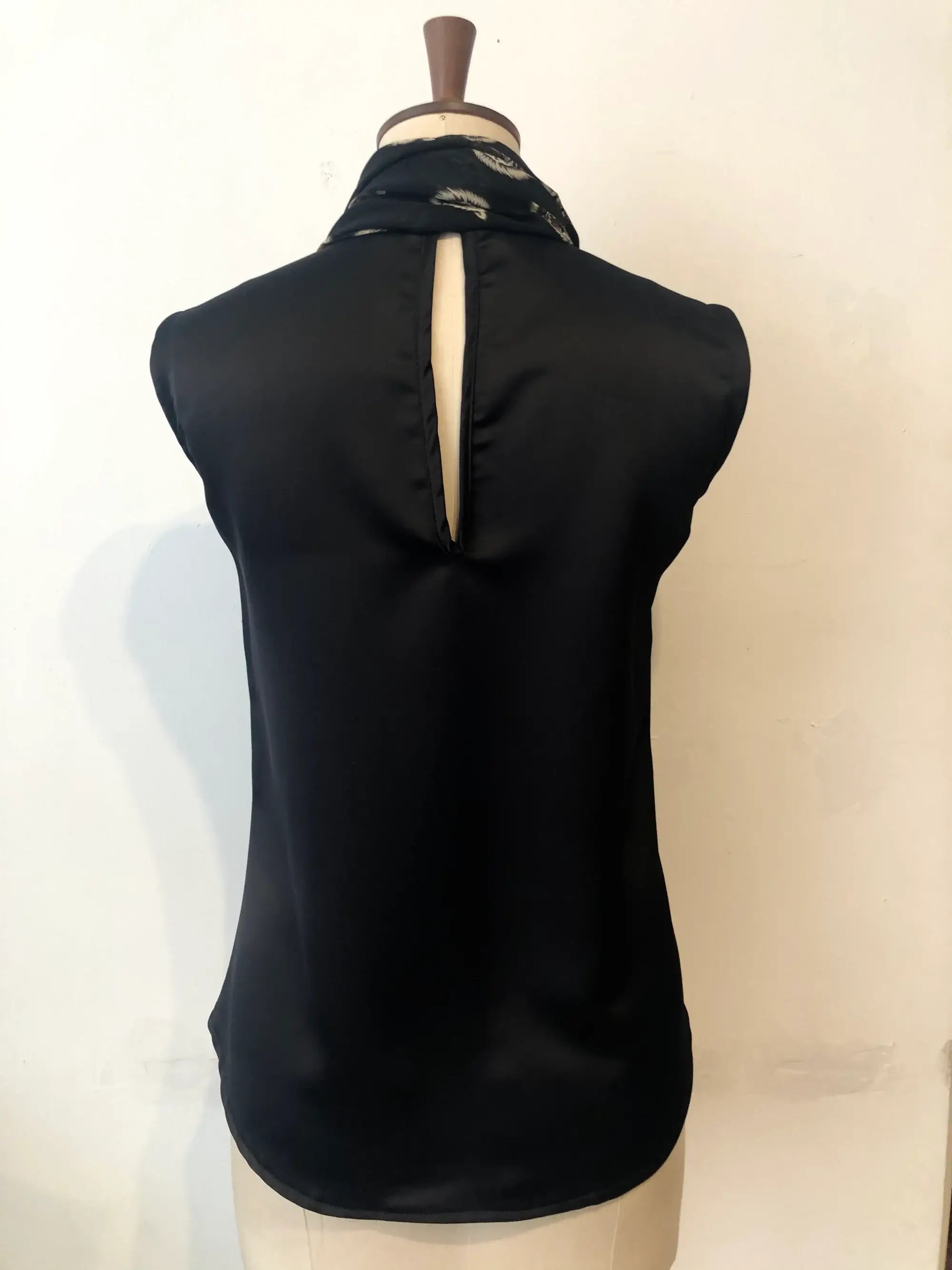 Lulu 'Tiger Tiger' Top – Black Satin with Print Neck Tie